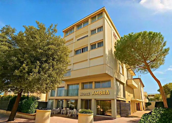 Hotel Ambra - Fronte Mare - Vicinissimi Al Centro